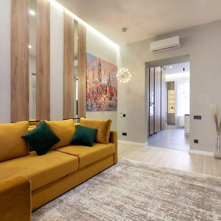 Royal Apartament On Voloshyna 2 إلفيف المظهر الخارجي الصورة